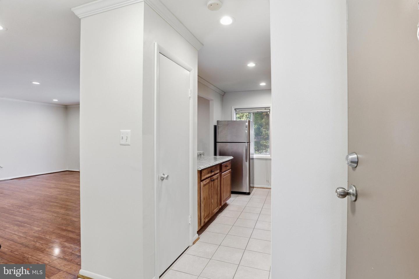 4108 Mangalore Dr #302 Property Photo 5