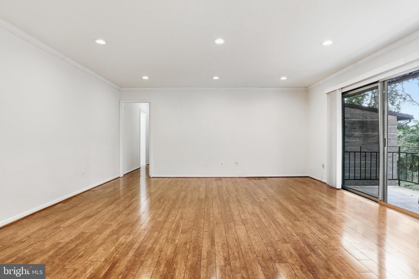 4108 Mangalore Dr #302 Property Photo 7