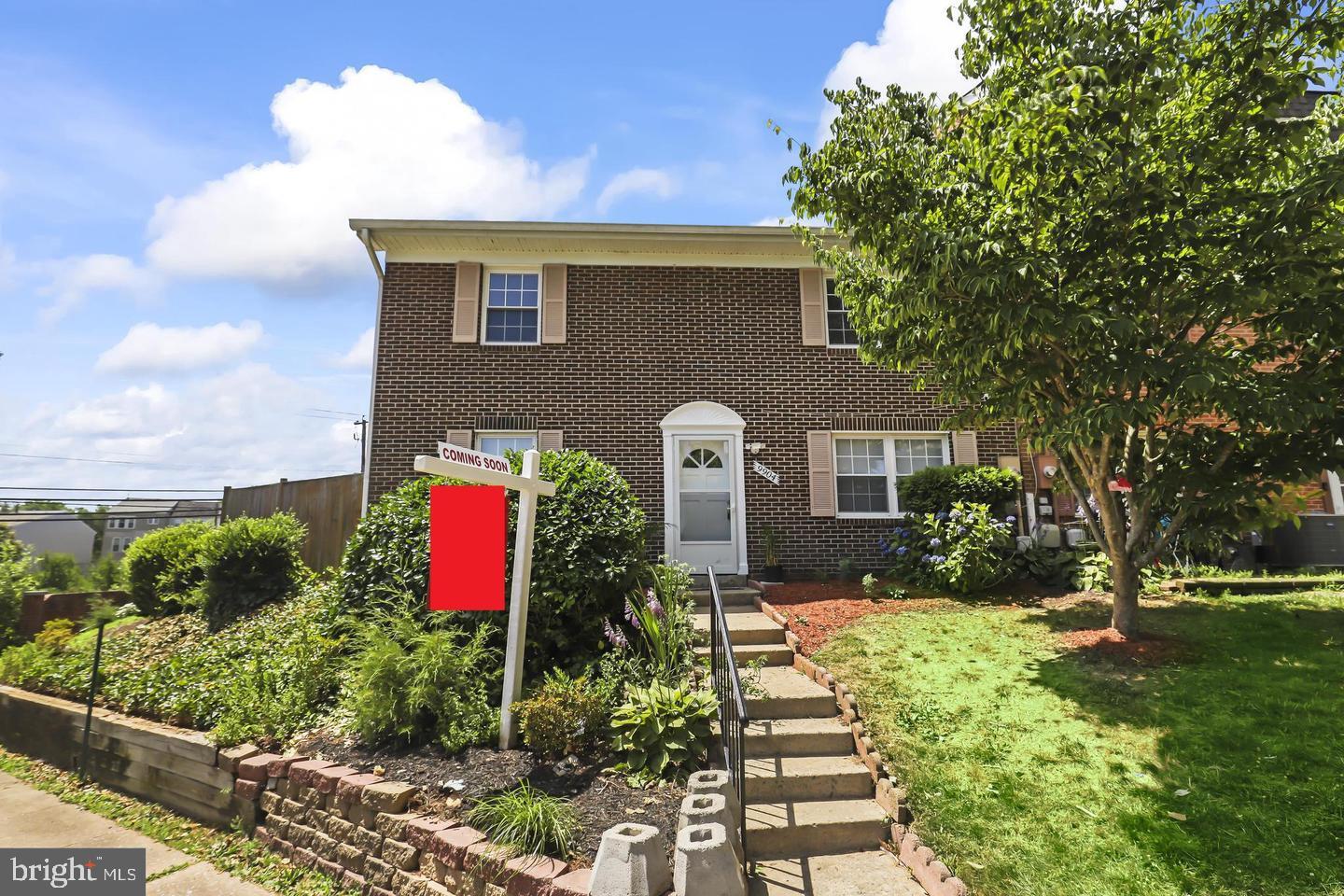 9904 Hagel Cir Property Photo 1