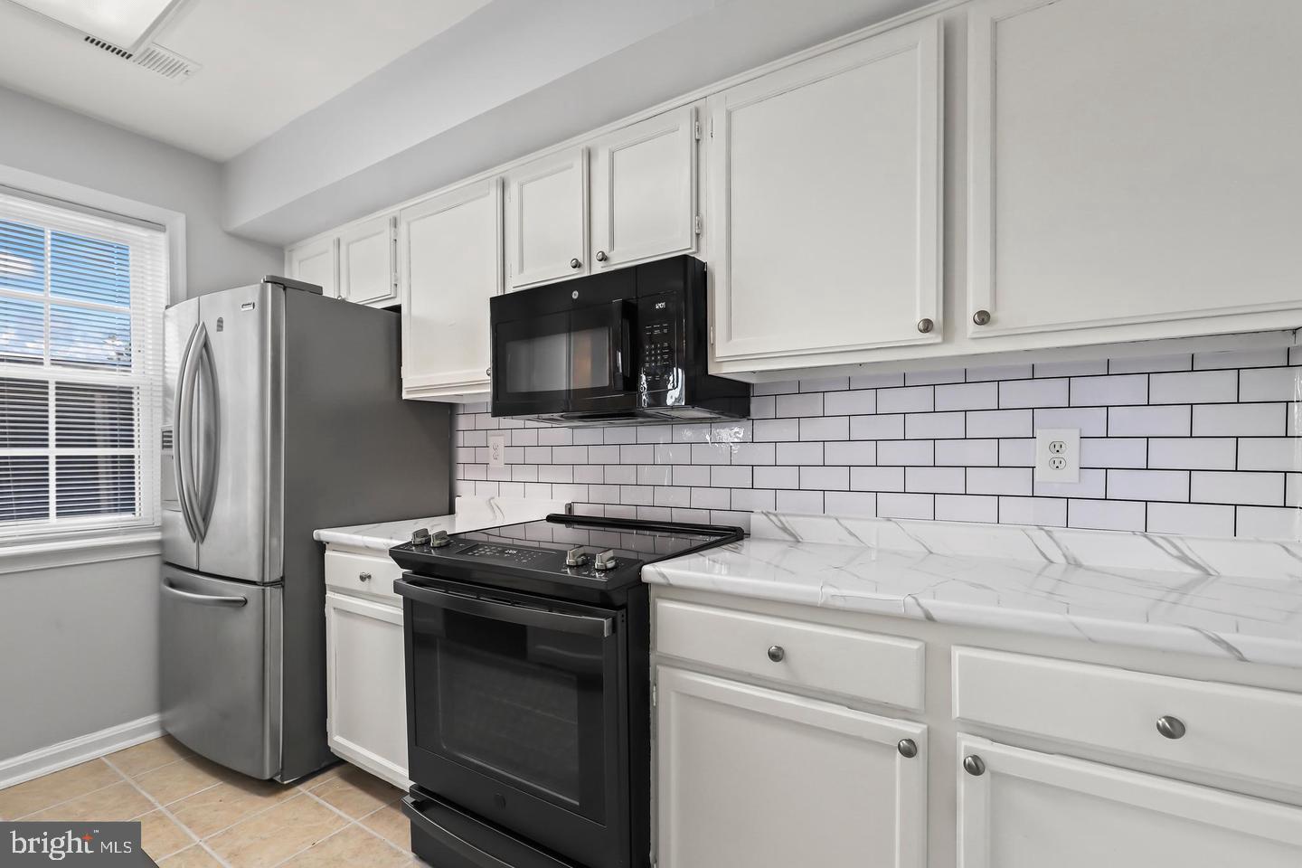 9904 Hagel Cir Property Photo 12