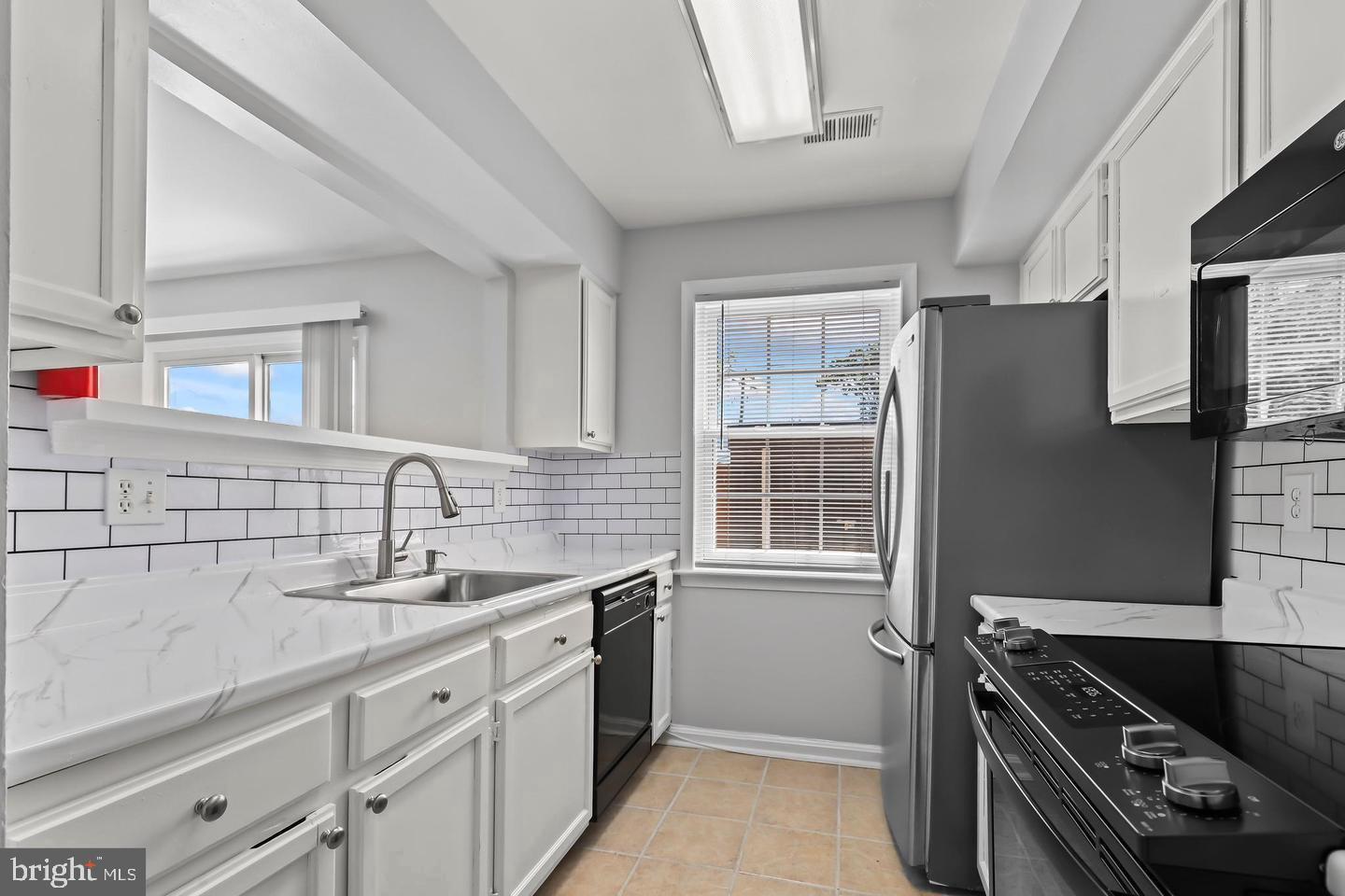 9904 Hagel Cir Property Photo 13