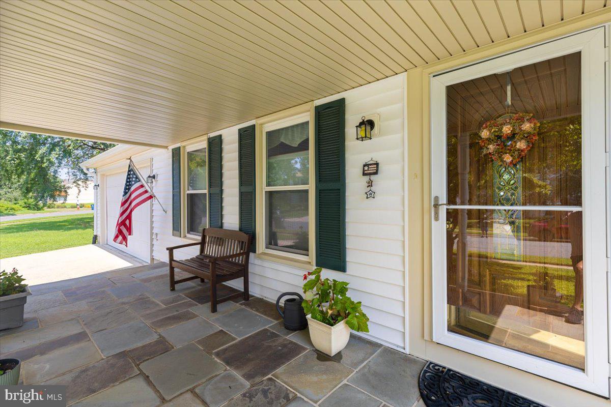 2913 Ashdown Forest Dr Property Photo 4