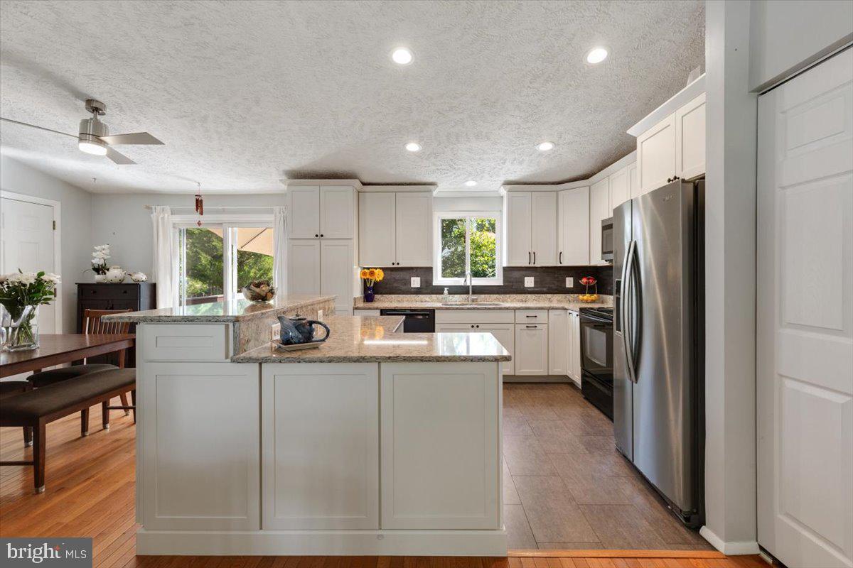2913 Ashdown Forest Dr Property Photo 10