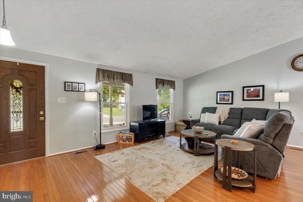 2913 Ashdown Forest Dr Property Photo 13