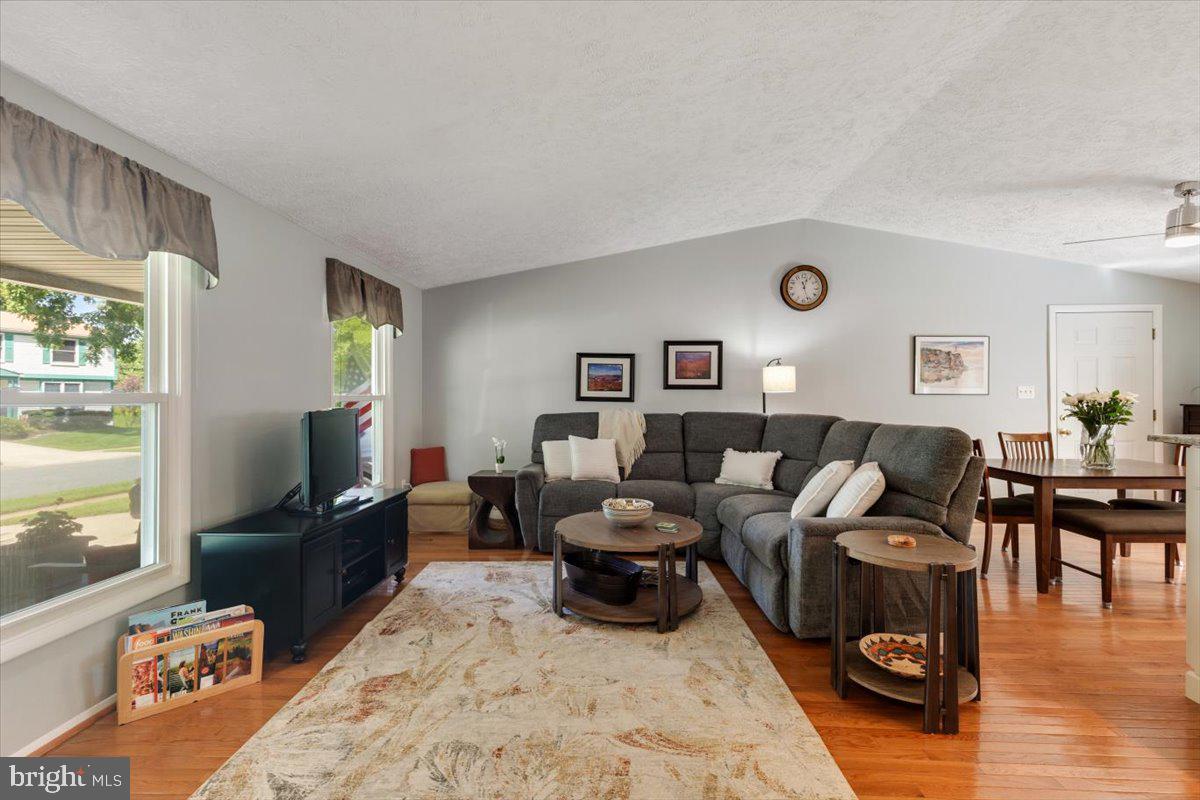 2913 Ashdown Forest Dr Property Photo 14