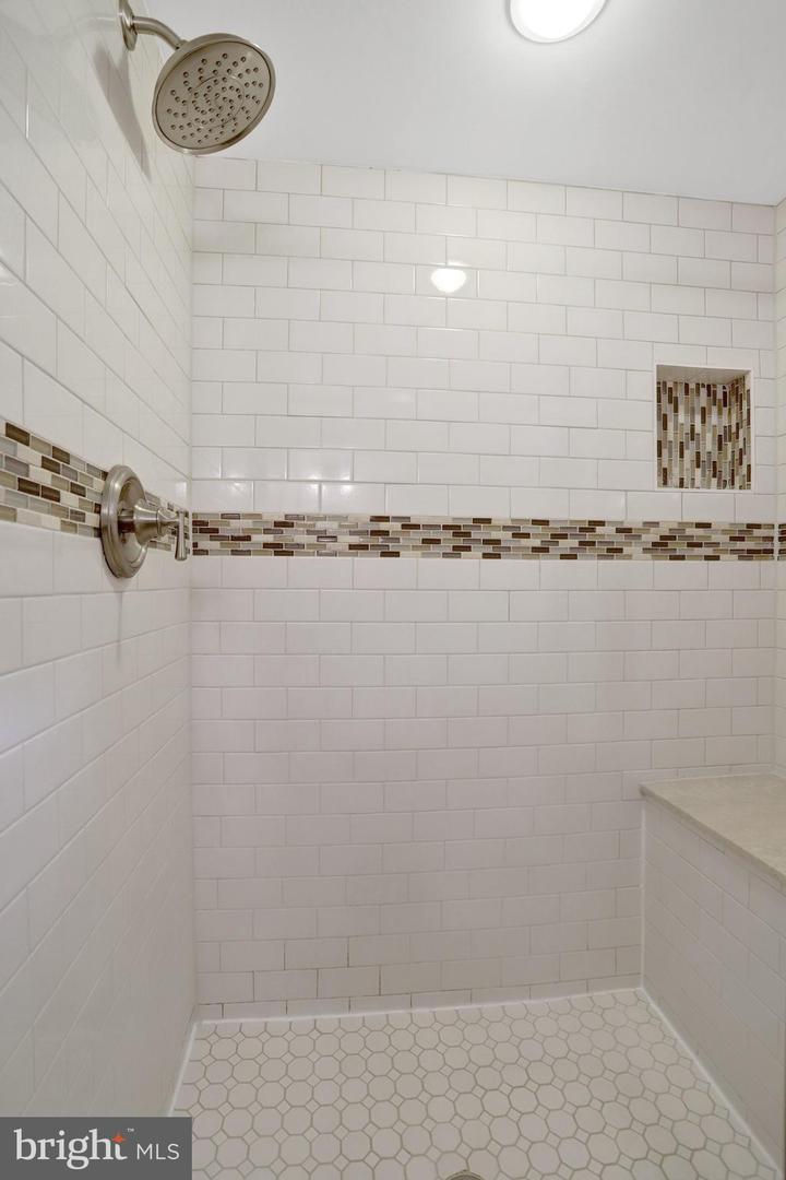5910 Edgehill Dr Property Photo 43
