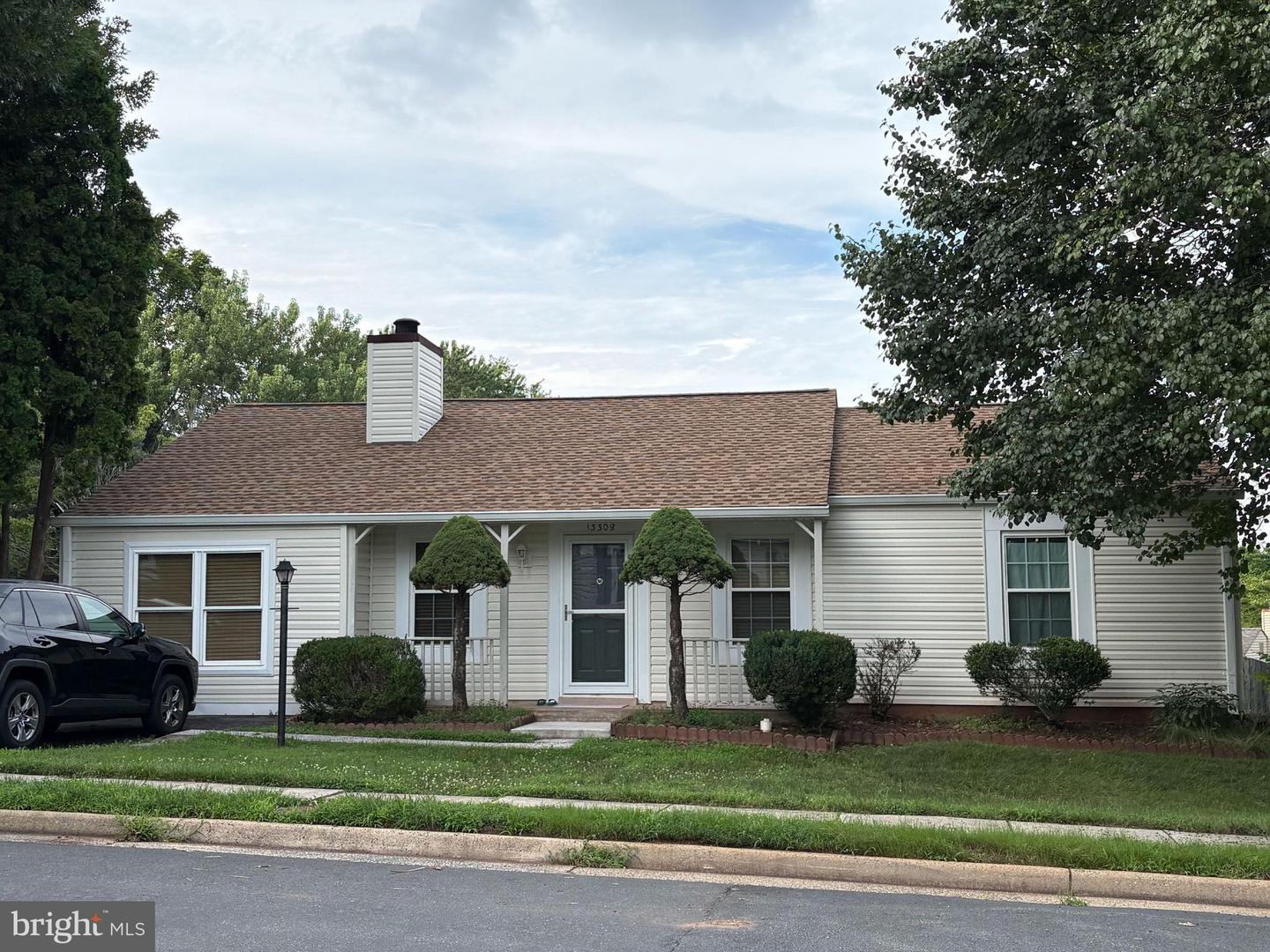 13308 Hollinger Ave Property Photo 1
