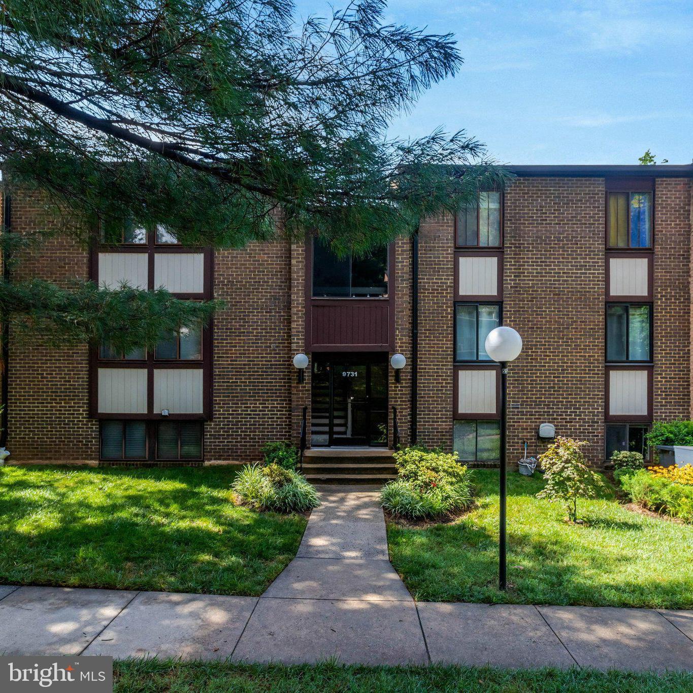 9731 Kings Crown Ct #201 Property Photo 1