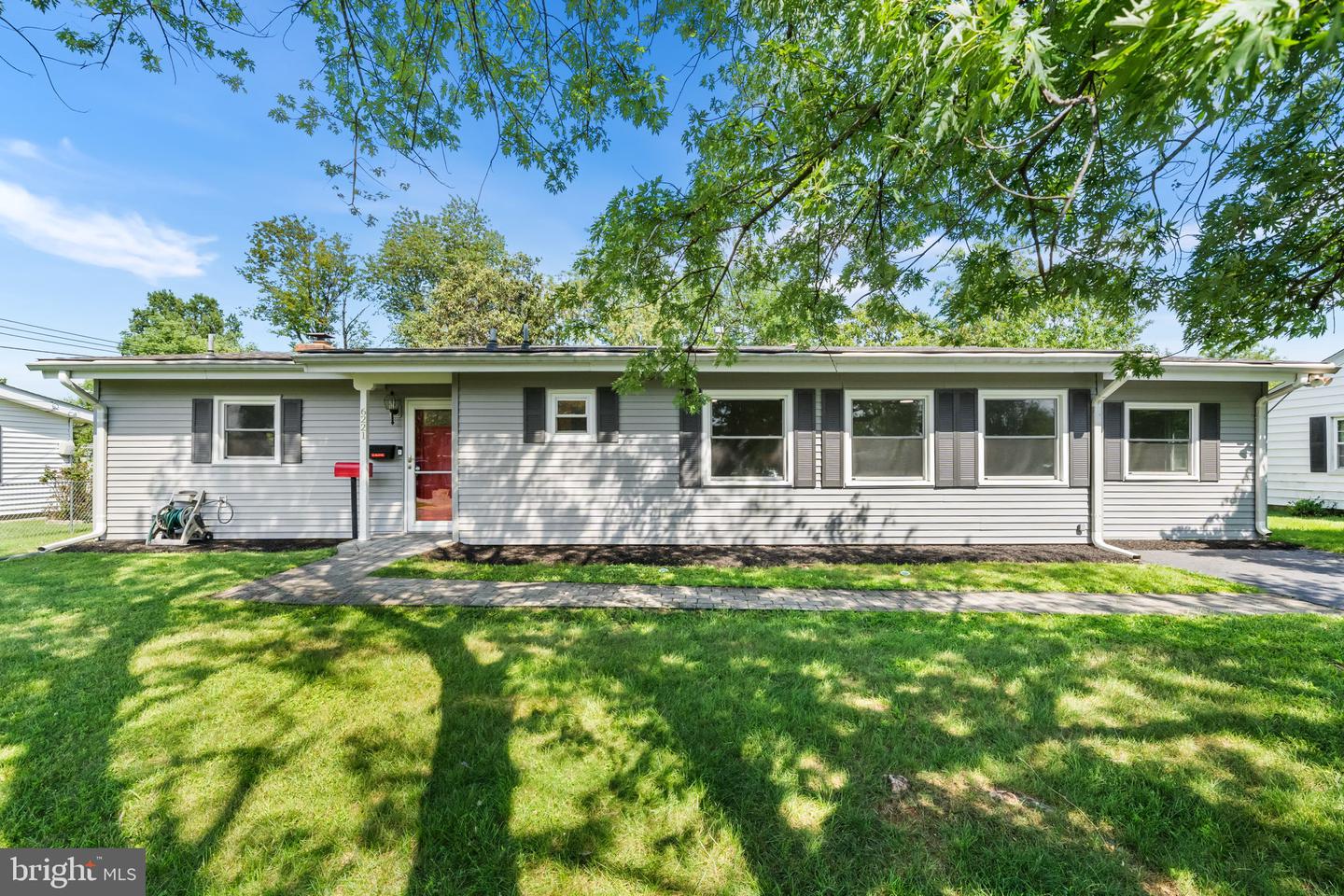 6221 Apache St Property Photo 1