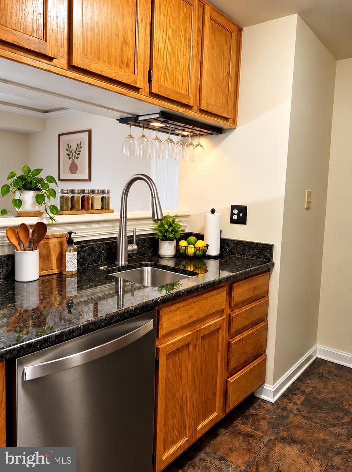 5708 Shadwell Ct #101 Property Photo 2