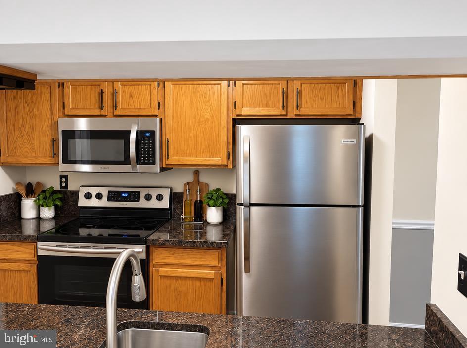 5708 Shadwell Ct #101 Property Photo 4