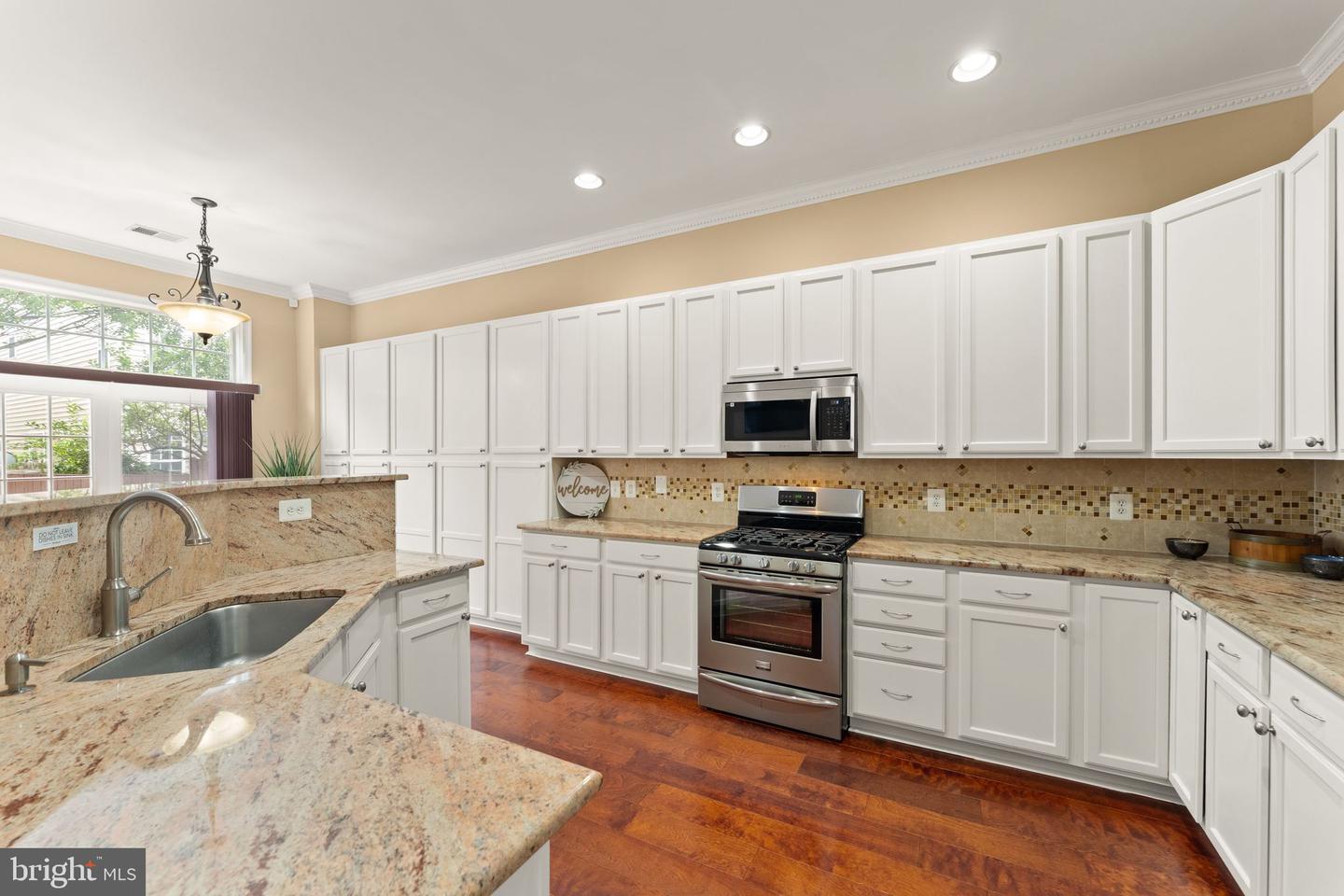 8352 Middle Ruddings Dr Property Photo 3