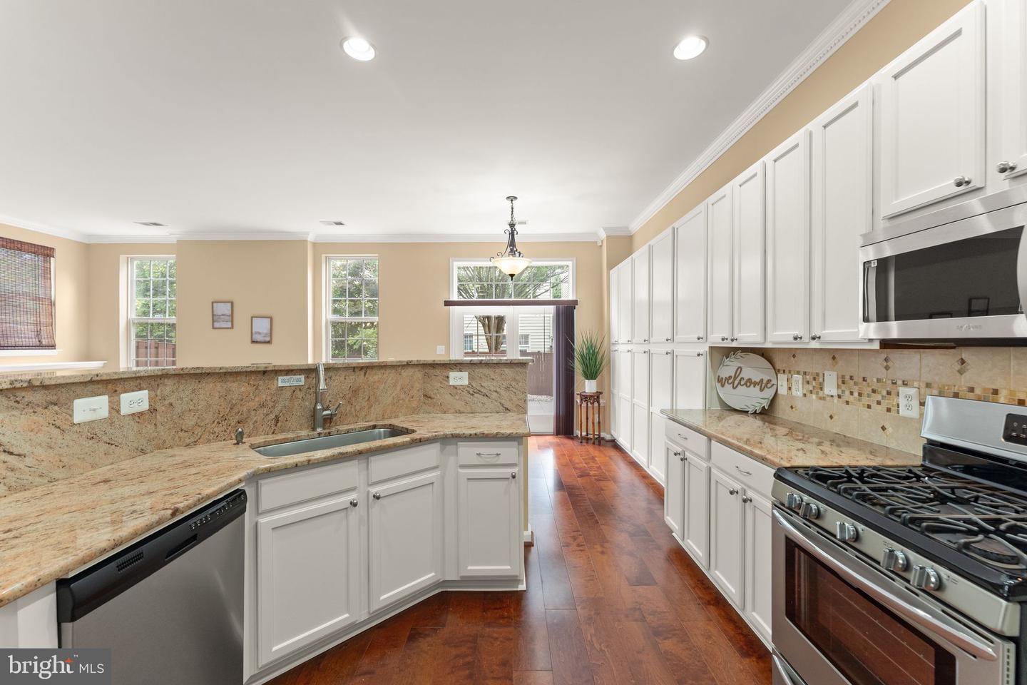 8352 Middle Ruddings Dr Property Photo 4