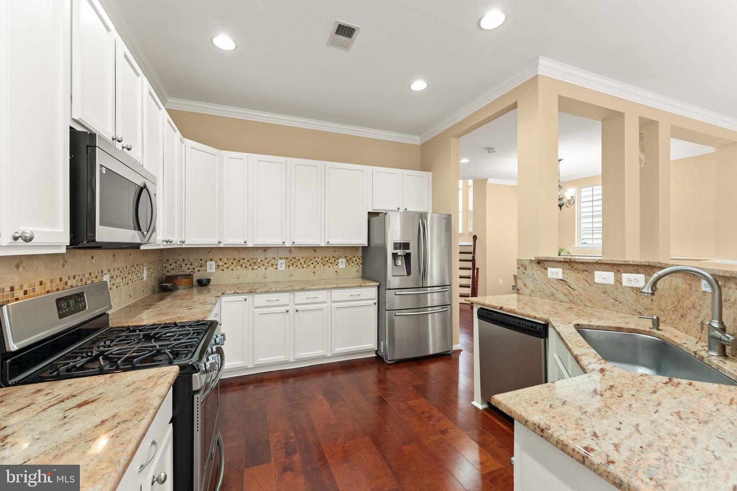 8352 Middle Ruddings Dr Property Photo 5