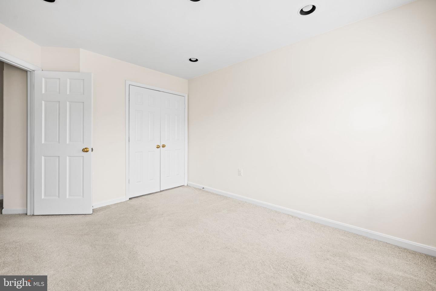 2902 Jessica Ct Property Photo 44