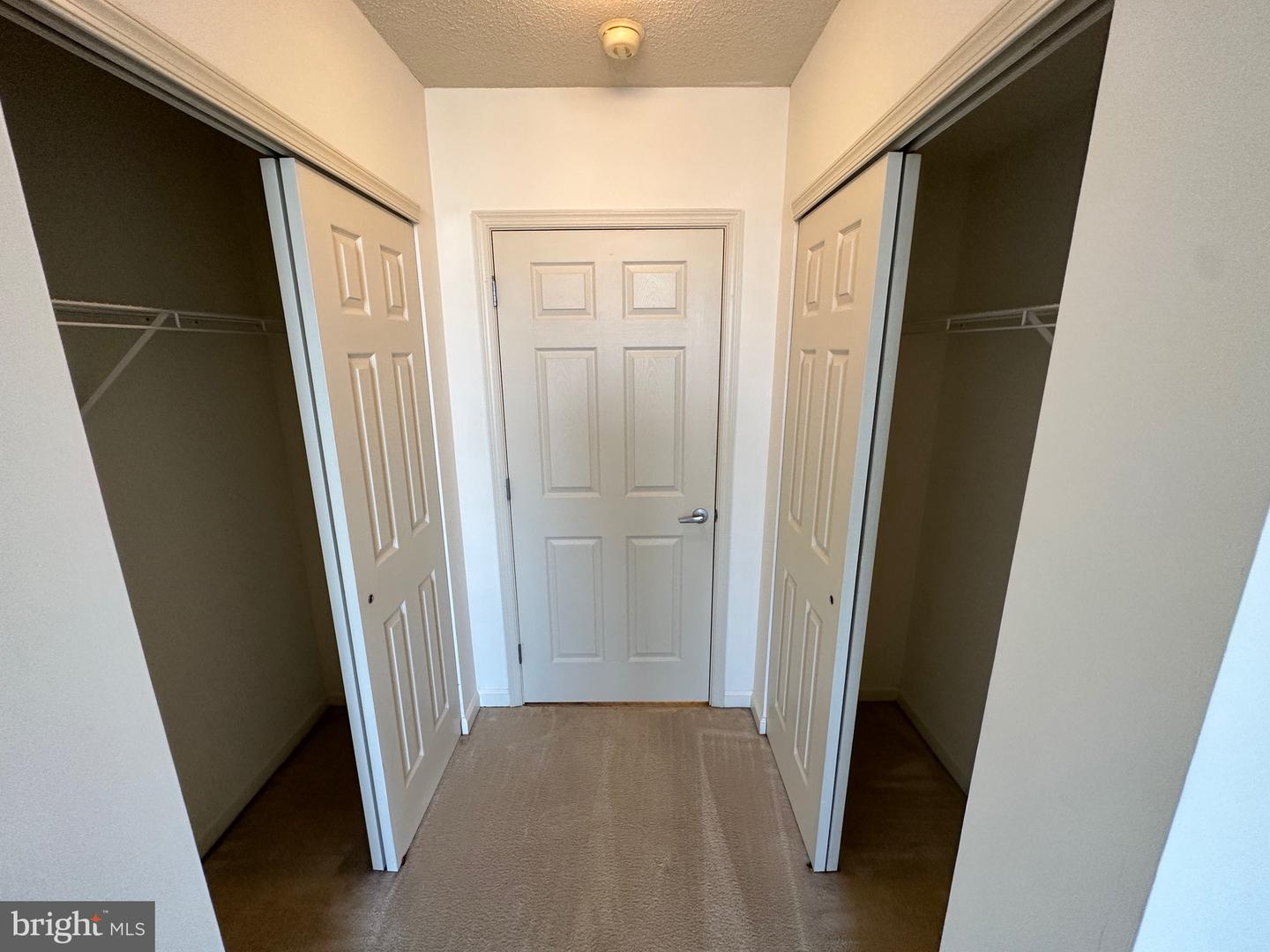 2726 Gallows Rd #913 Property Photo 11