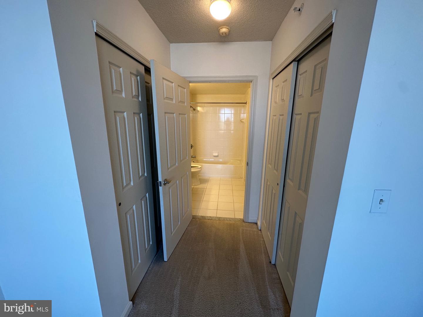 2726 Gallows Rd #913 Property Photo 14