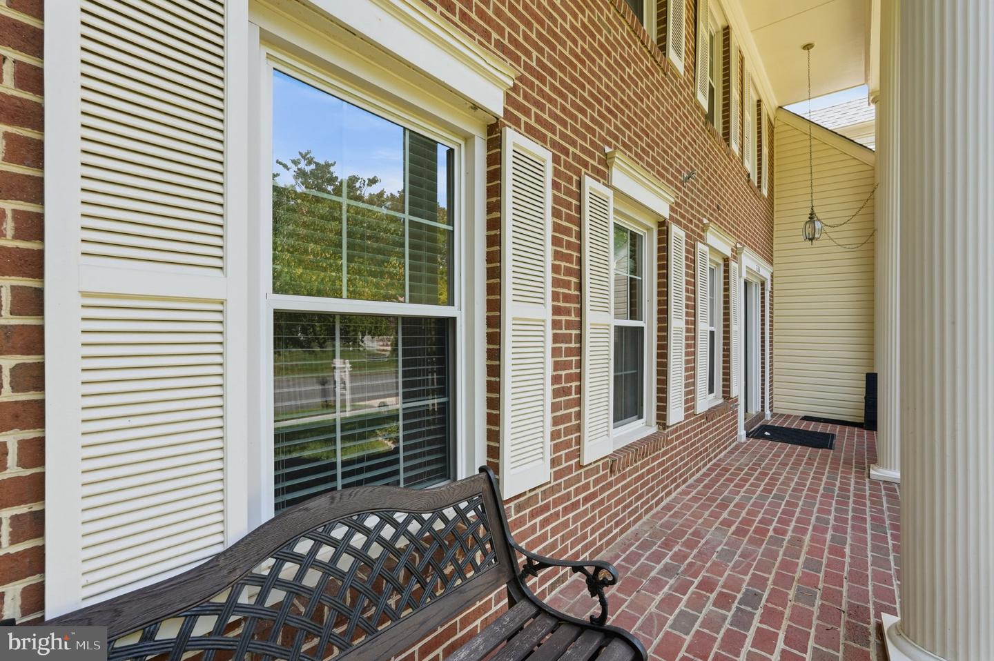 7316 Walnut Knoll Dr Property Photo 3