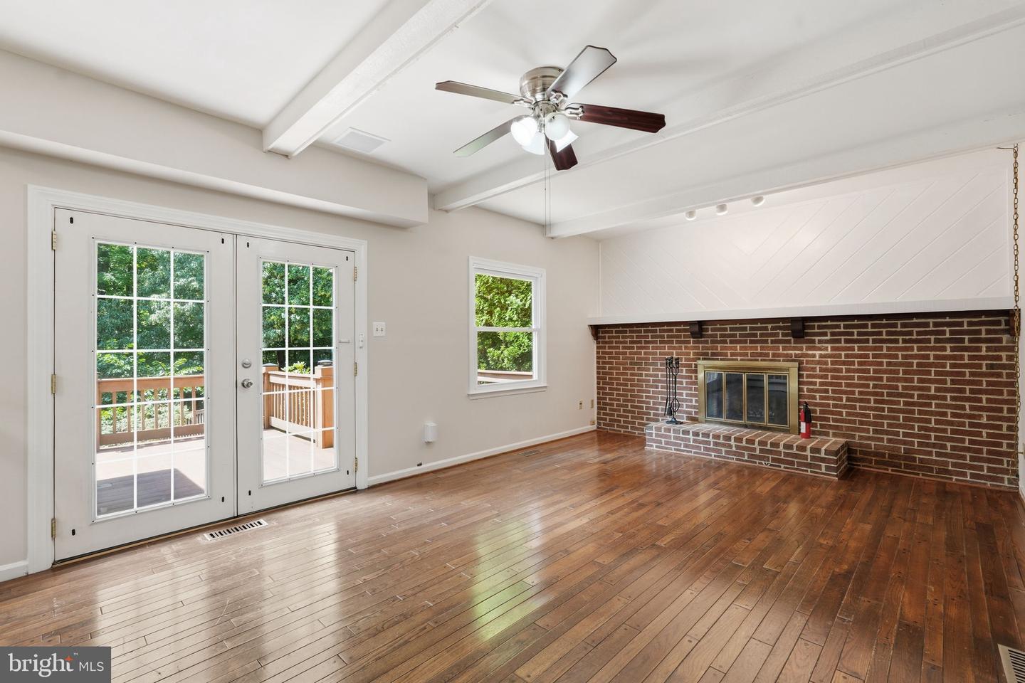7316 Walnut Knoll Dr Property Photo 7