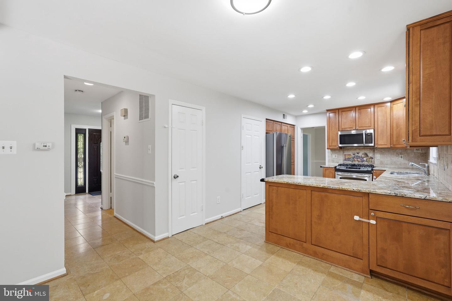 7316 Walnut Knoll Dr Property Photo 10