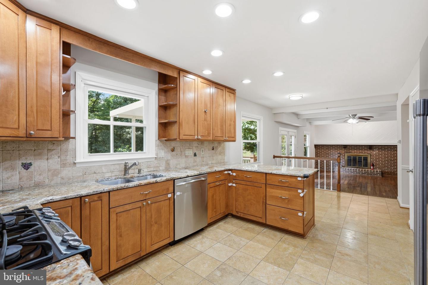 7316 Walnut Knoll Dr Property Photo 13