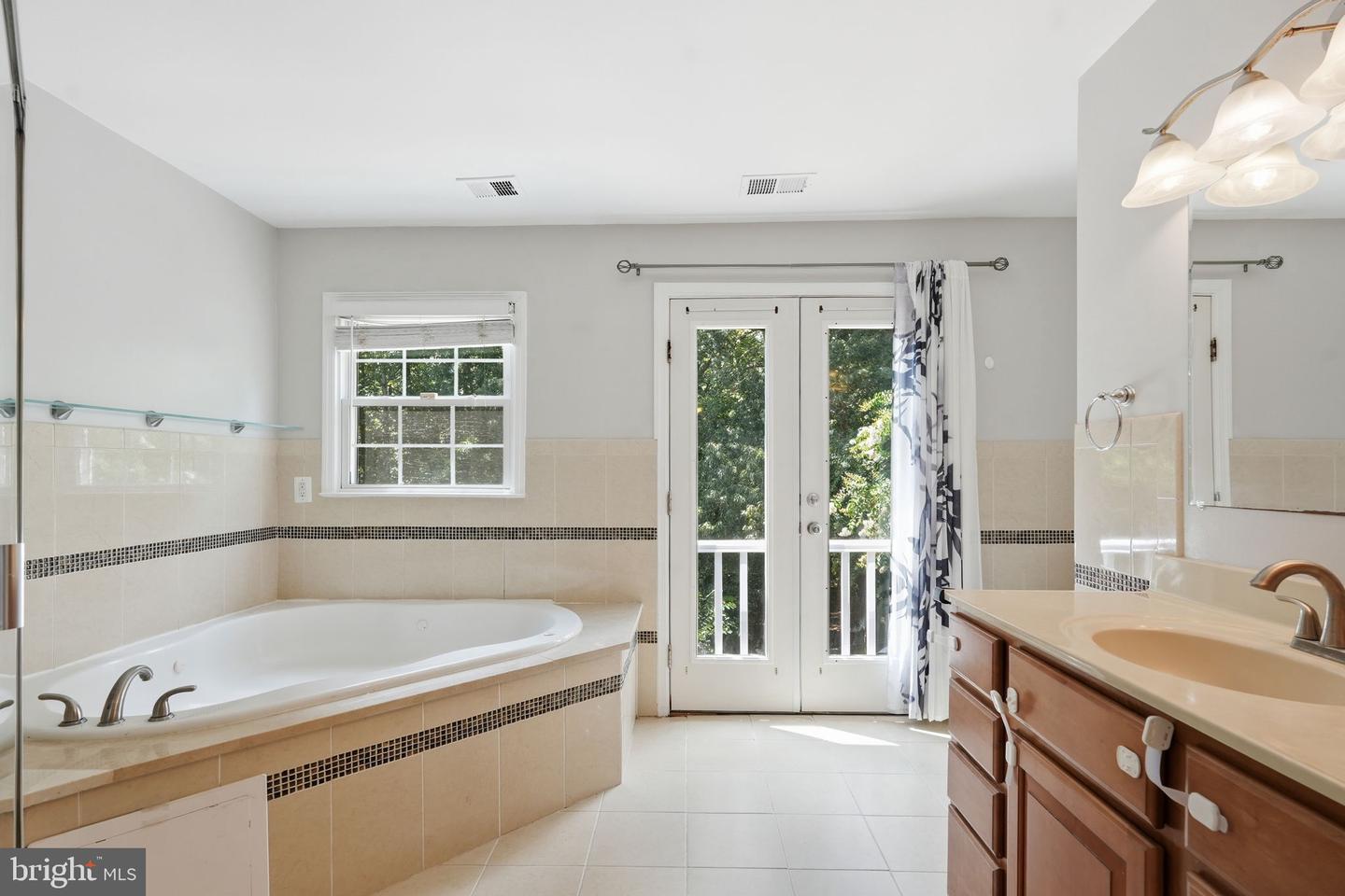 7316 Walnut Knoll Dr Property Photo 32