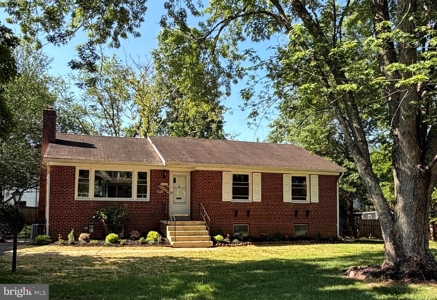 6807 Dean Dr Property Photo 1