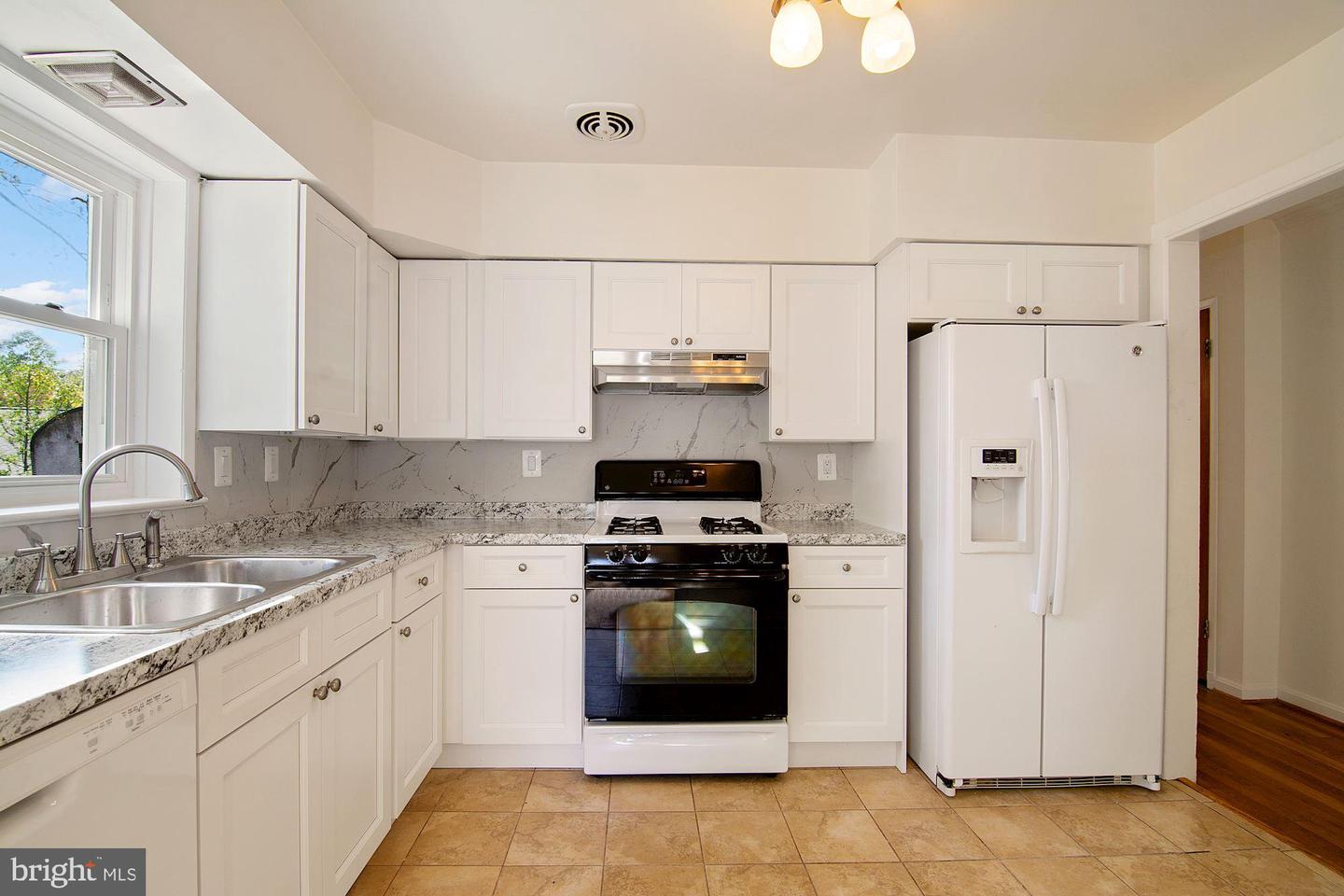 6807 Dean Dr Property Photo 12