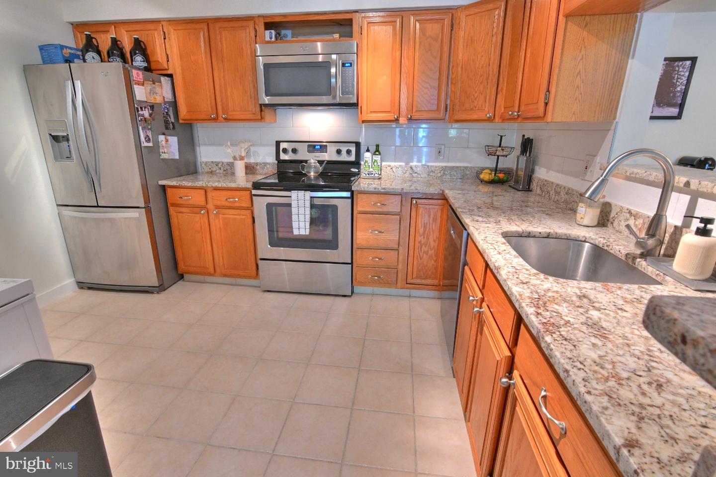 2220 Springwood Dr #unit C Property Photo 2