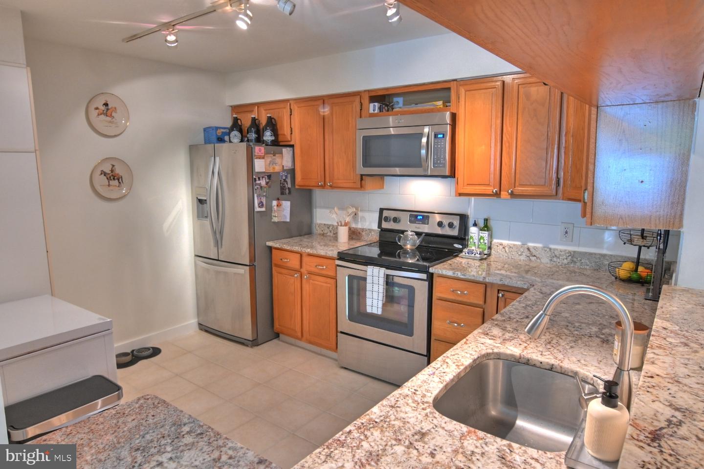 2220 Springwood Dr #unit C Property Photo 3