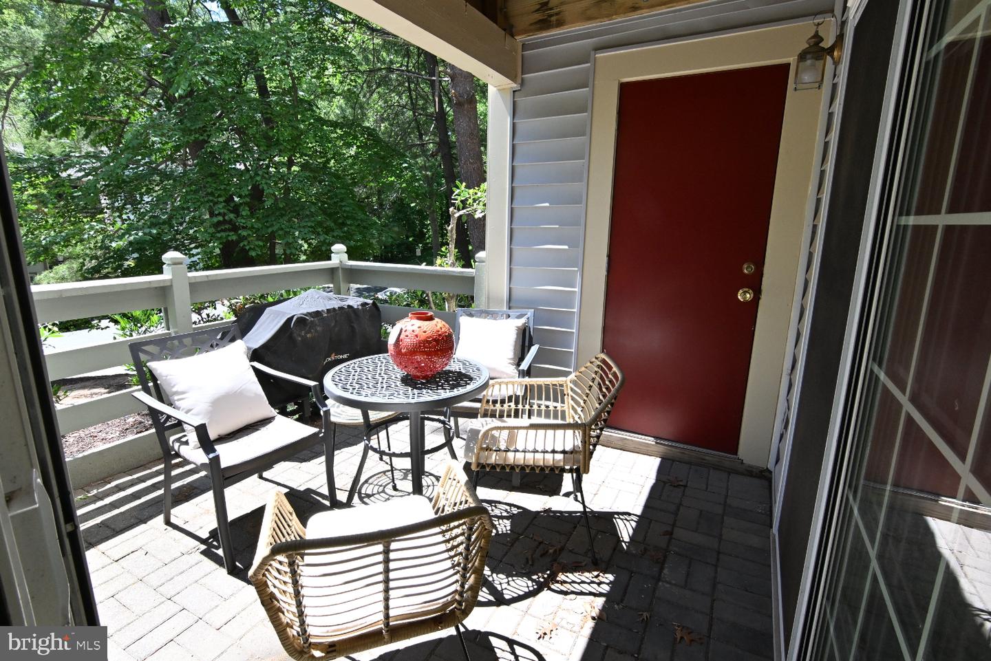 2220 Springwood Dr #unit C Property Photo 8