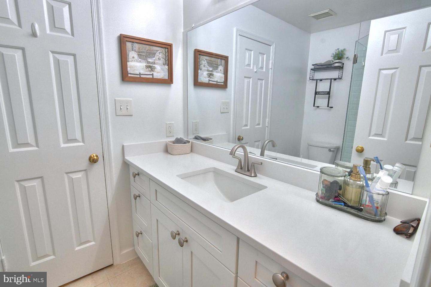 2220 Springwood Dr #unit C Property Photo 25