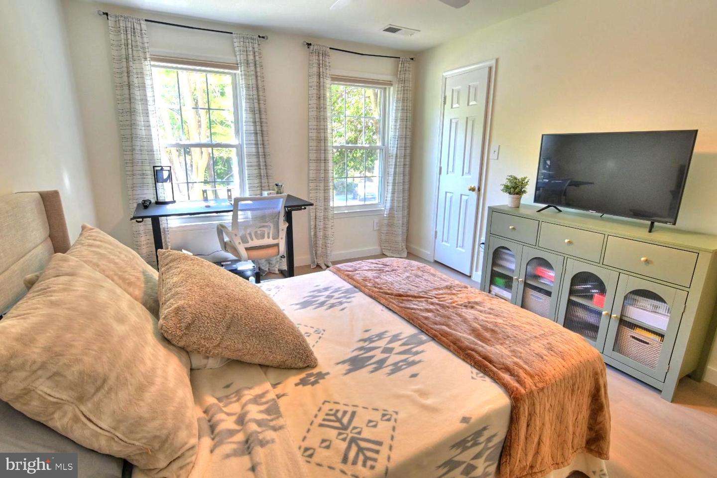 2220 Springwood Dr #unit C Property Photo 27