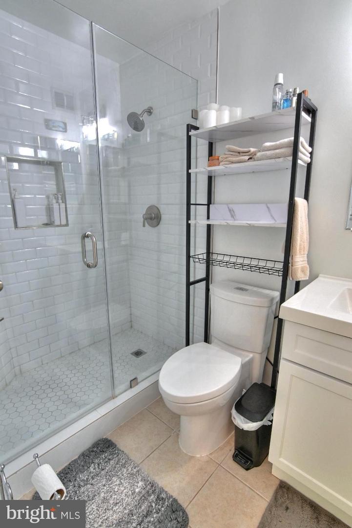 2220 Springwood Dr #unit C Property Photo 45