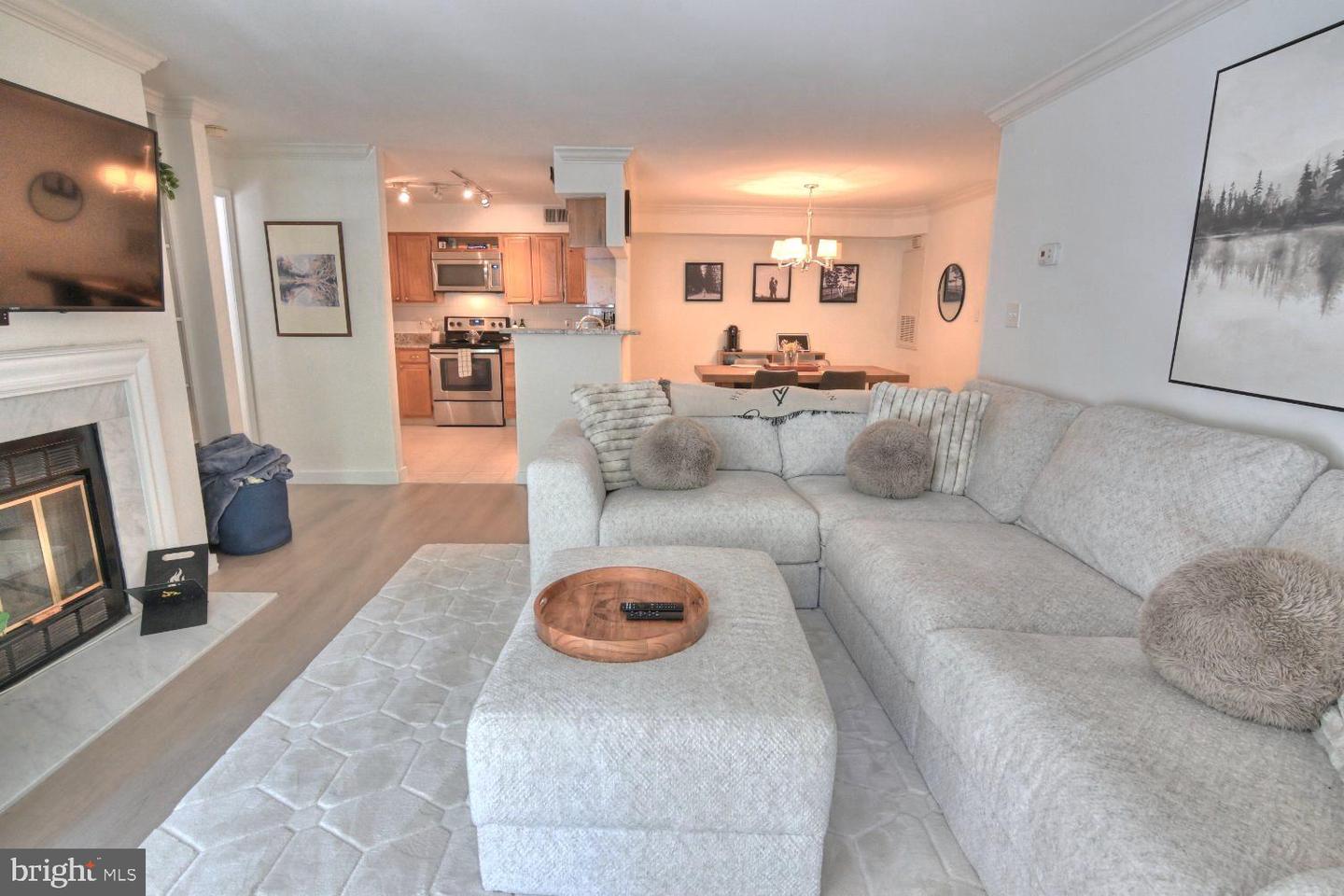 2220 Springwood Dr #unit C Property Photo 49