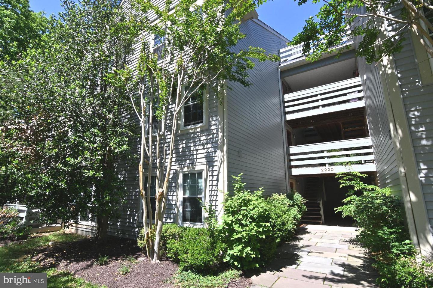 2220 Springwood Dr #unit C Property Photo 64
