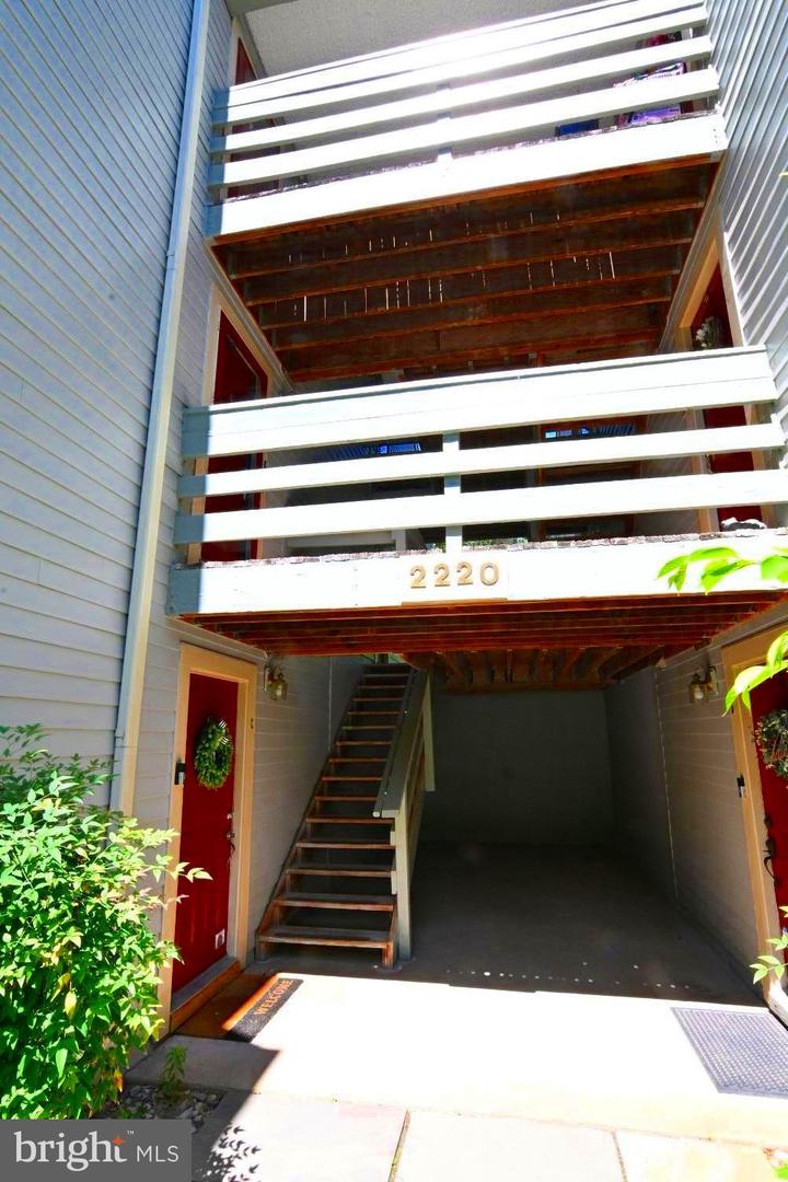 2220 Springwood Dr #unit C Property Photo 67