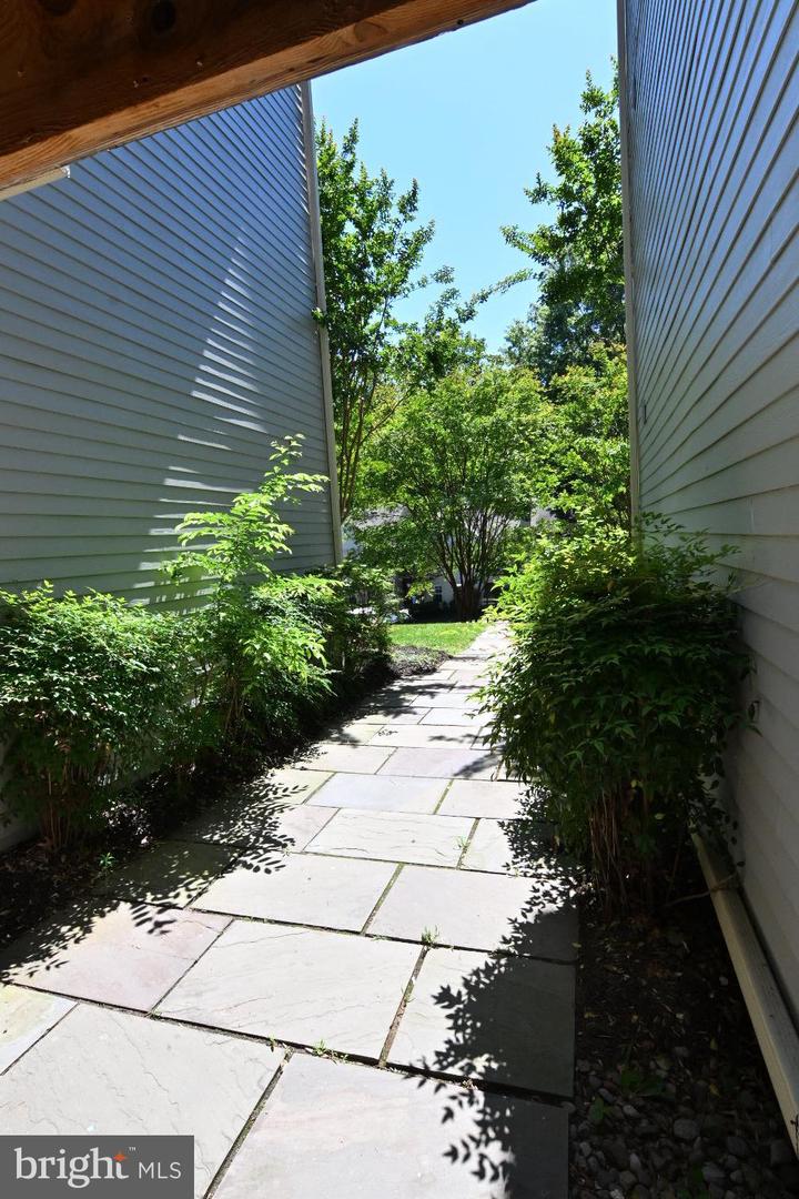 2220 Springwood Dr #unit C Property Photo 72