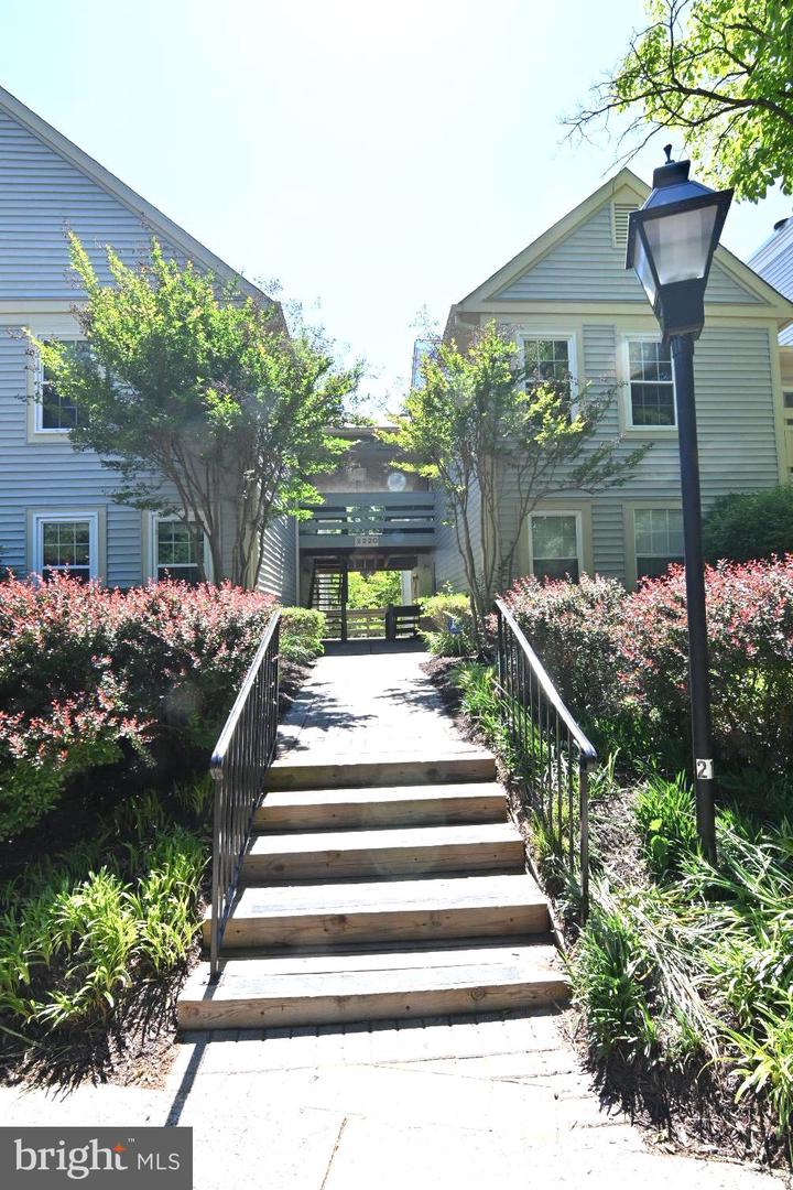 2220 Springwood Dr #unit C Property Photo 77
