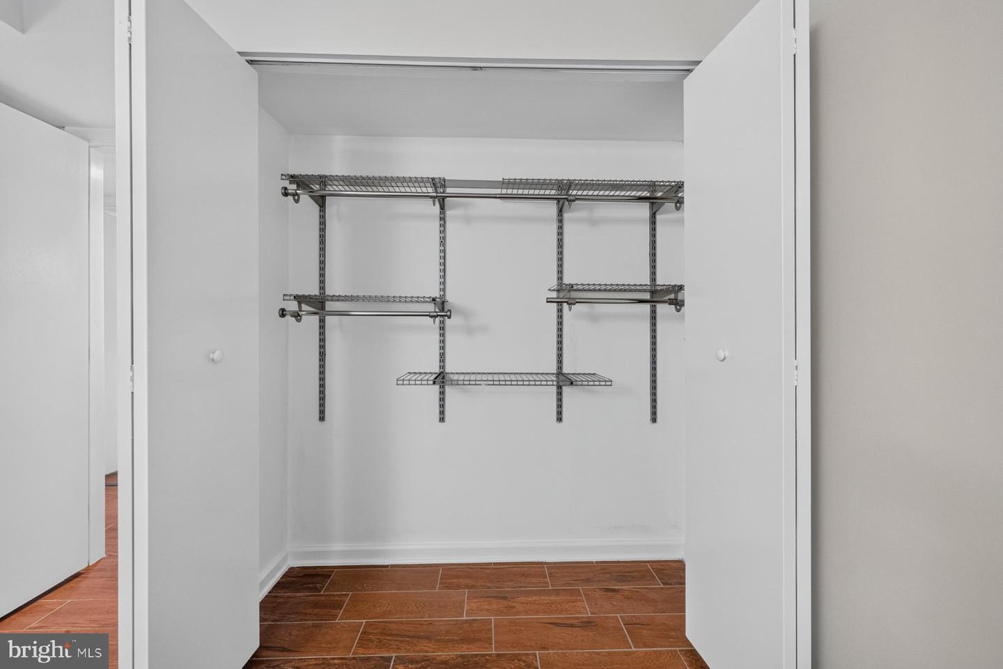 8509 Barrington Ct #j Property Photo 20