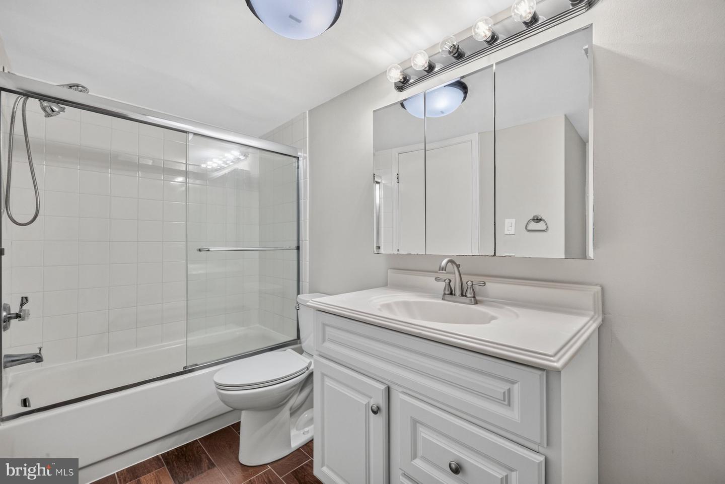 8509 Barrington Ct #j Property Photo 21