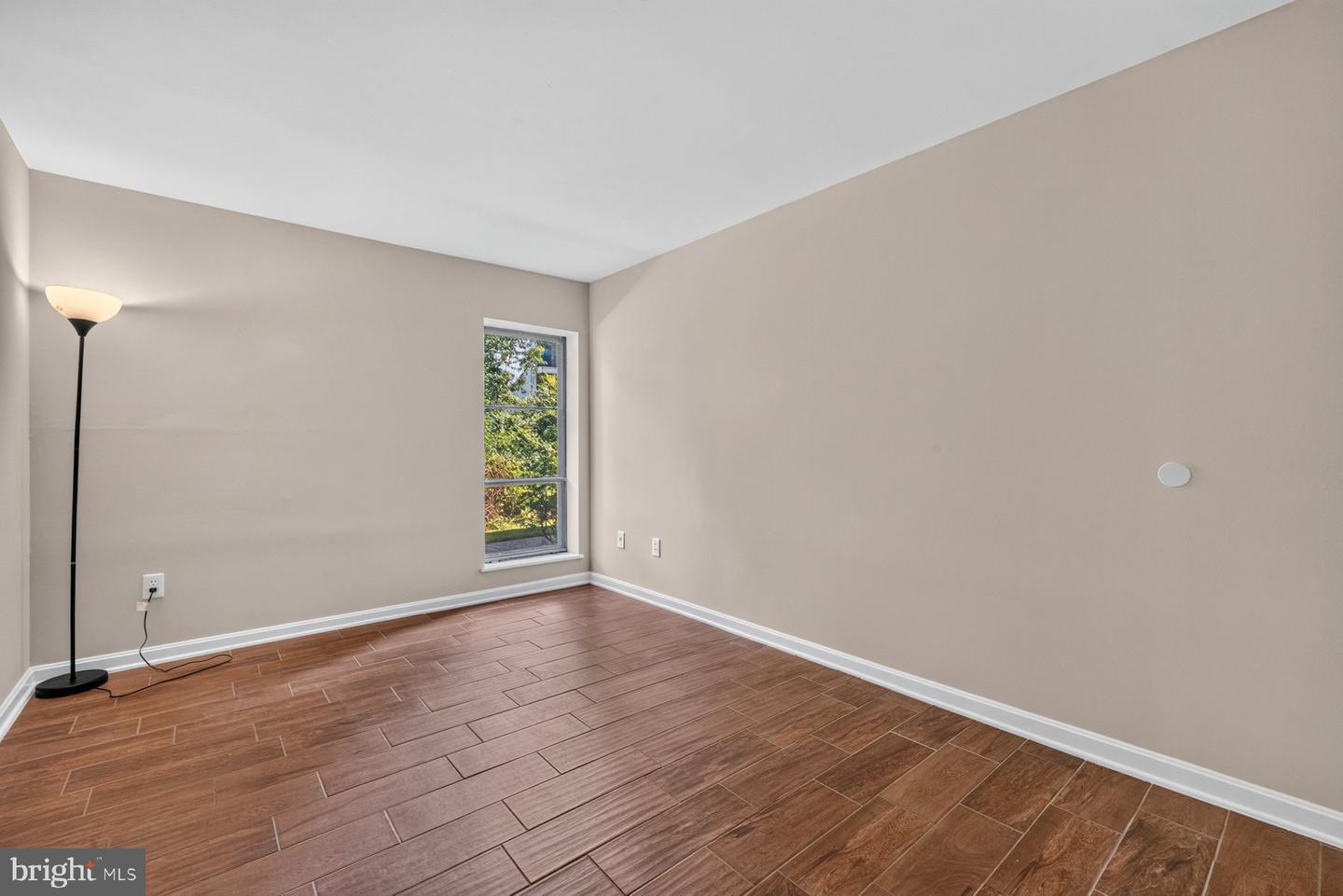 8509 Barrington Ct #j Property Photo 24