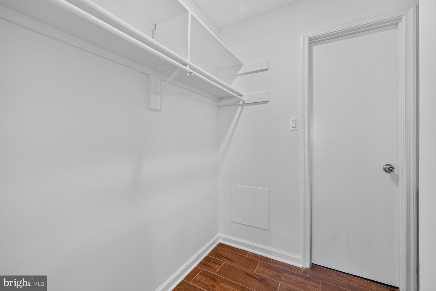 8509 Barrington Ct #j Property Photo 26
