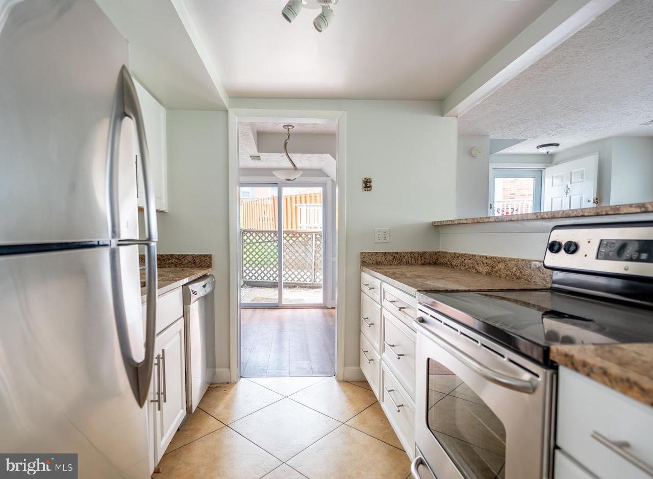 9570 Hagel Cir #d Property Photo 1