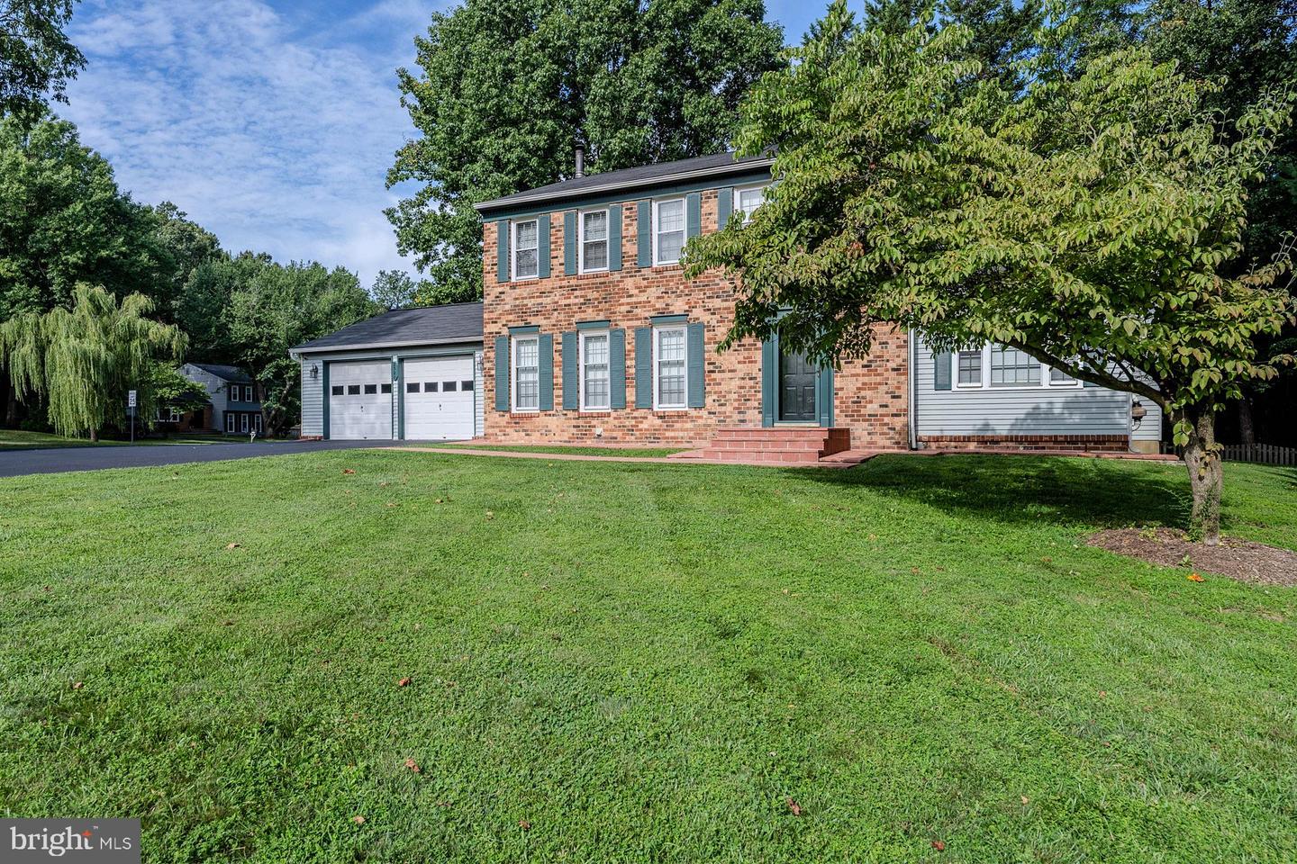 2320 Rosedown Dr Property Photo 4