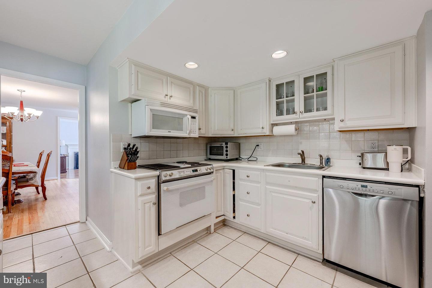 2320 Rosedown Dr Property Photo 18