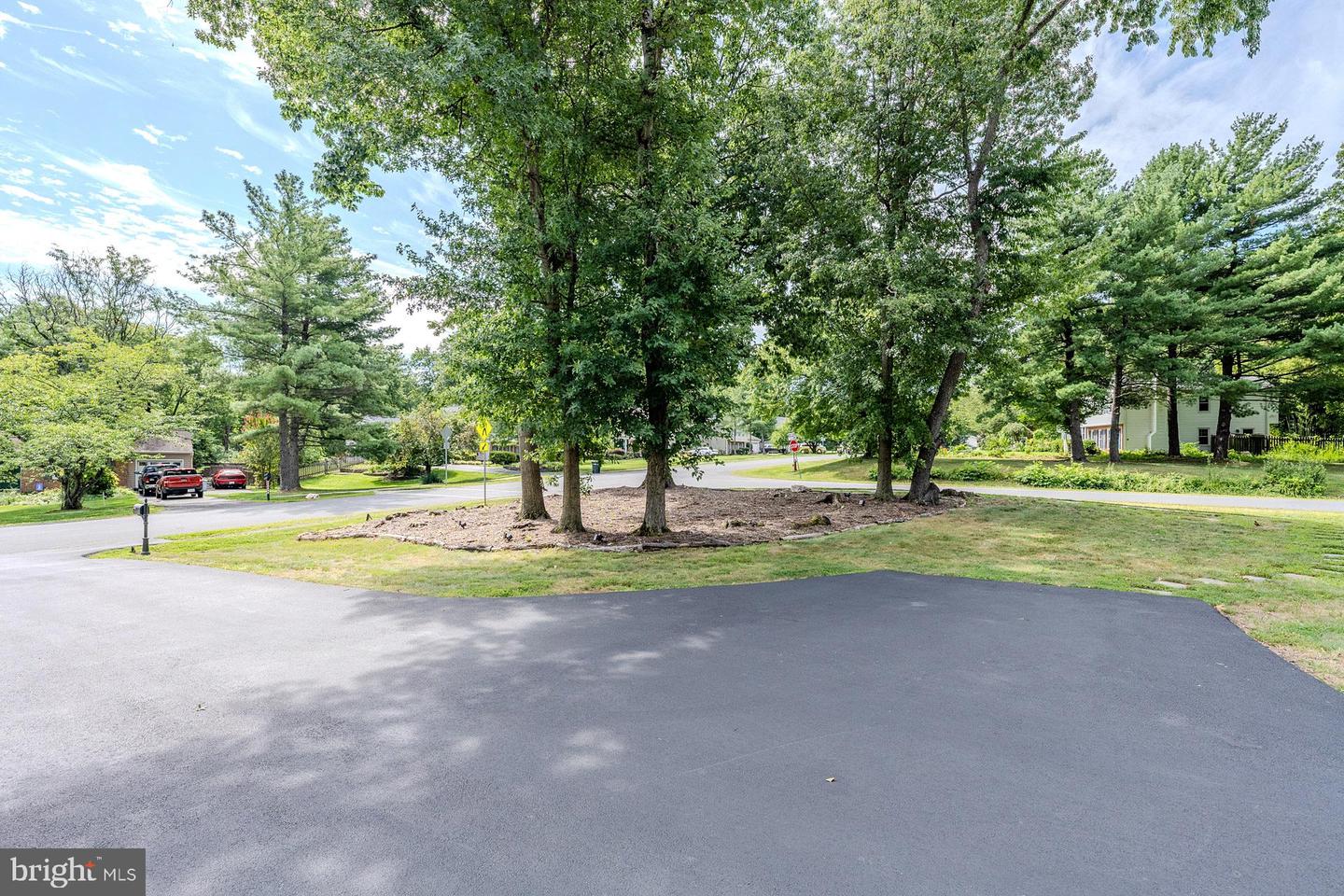 2320 Rosedown Dr Property Photo 31