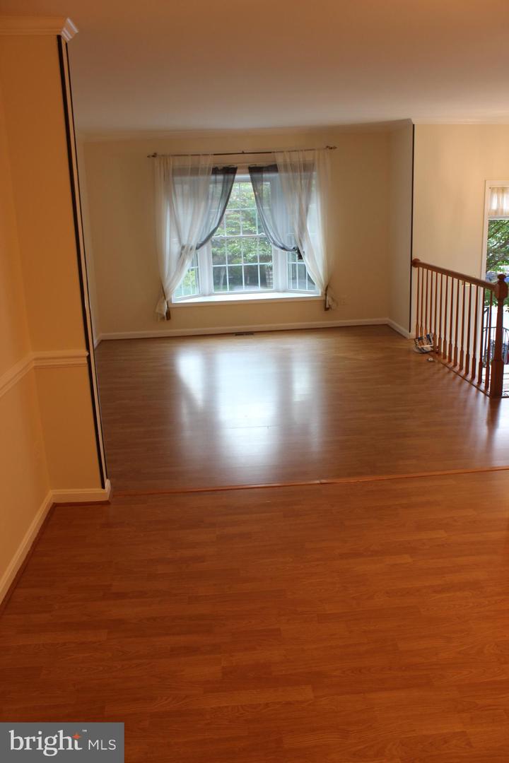 9685 Woodhenge Ct Property Photo 5