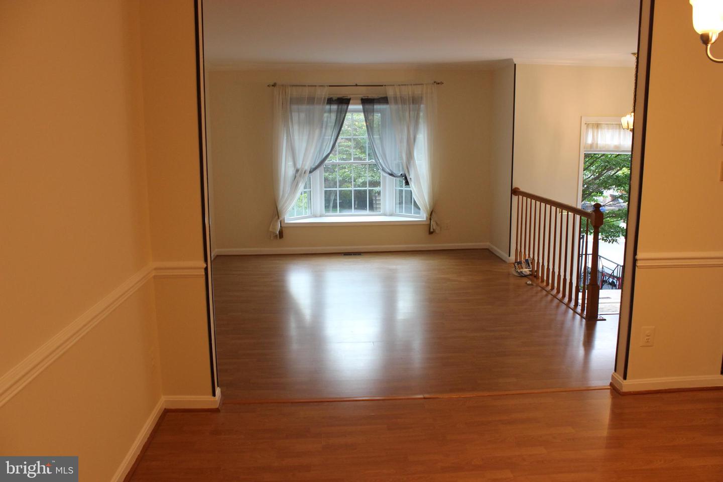 9685 Woodhenge Ct Property Photo 6