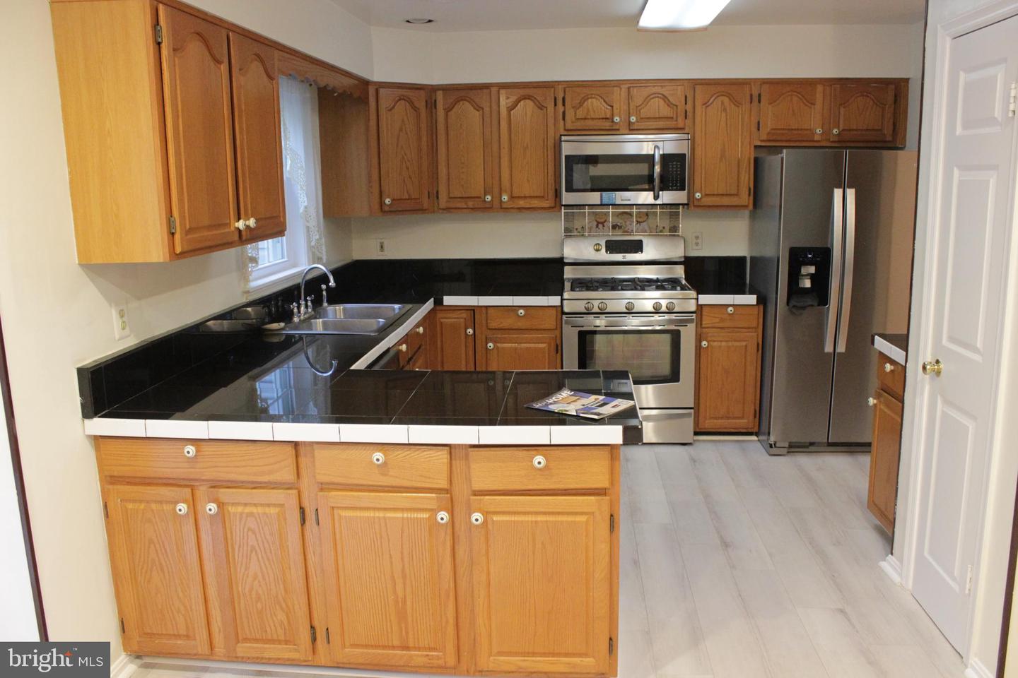 9685 Woodhenge Ct Property Photo 9